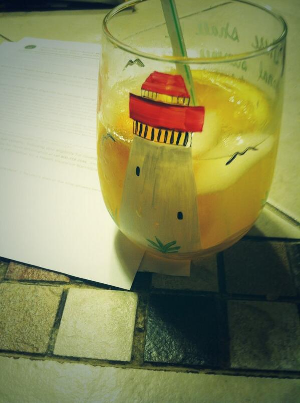 itsannaguido's tweet image. This is how I plan on getting through this year... 🍹🍷🍹🍷 #whadddup