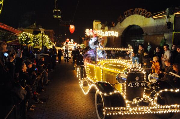 Met de hele familie naar Slagharen Miracle of Lights? #Retweet en maak kans op de familiekaart voor 8p! #RT  #win