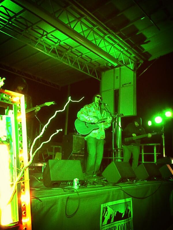 TheTribeOfI's tweet photo. Such a good show last night! 
#equinox #TribeOfI #SLCreggae
#ToasterShades http://t.co/GPQrBkitrc