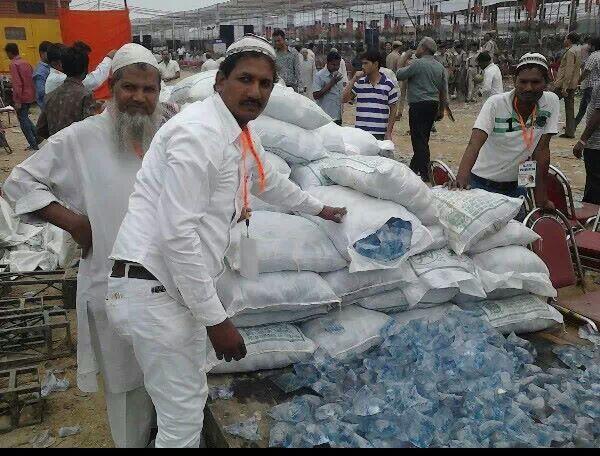 PathanAsmakhan's tweet photo. Minorities took part in huge nos of ppl gathered at Japani park in Delhi. .#ModifyDelhi http://t.co/WGRyRZY2SO