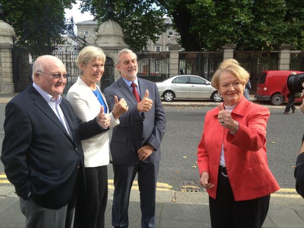 OneHouse2013's tweet photo. Thumbs up for a Yes vote. #seanad #seanref http://t.co/5u81XNGLsP