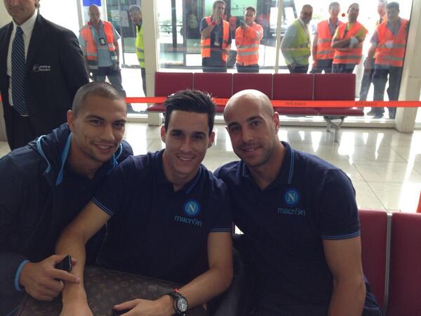 Napoli, squadra in viaggio. Ecco la foto postata da Reina 32 BVZWIn7IEAAeUfA