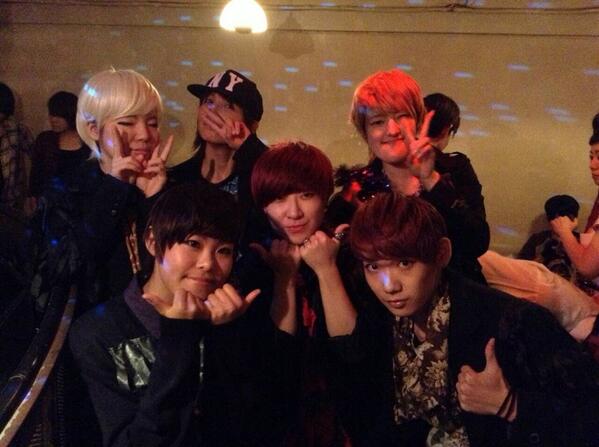 official_top's tweet photo. 昨日はIMPAKTありがとうございました！！！

今回、頂〜top〜は김생머리그녀を踊らさせていただきました！

たくさんのペンライトとタオルありがとうございました♬
ヘルプの皆さんもありがとう(^^) http://t.co/Mw86hzOJBc