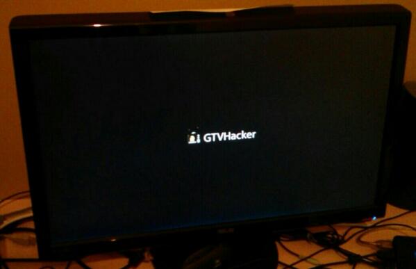 pof's tweet image. Finally received the USB OTG powered cable and got my #chromecast rooted, thanks #GTVHacker! :-)