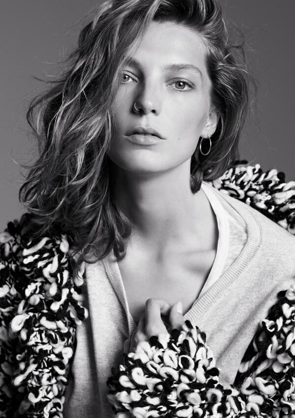 hmaustria's tweet photo. Wir haben eine Überraschung für dich! Hier kommt das exklusive #HMIsabelMarant Bild mit Daria Werbowy. http://t.co/g3lBnYUr5d