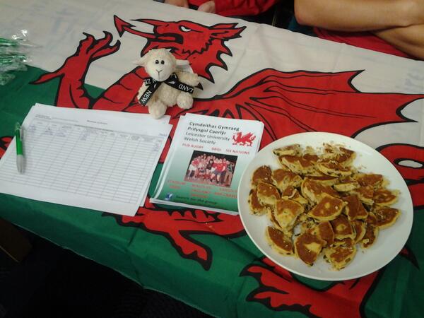 welshsocleics's tweet photo. @LeicsFreshers Come join us at #freshfair now til 4pm in the Common Room. There are Welsh cakes! #helloleicester http://t.co/aA6chAJbra