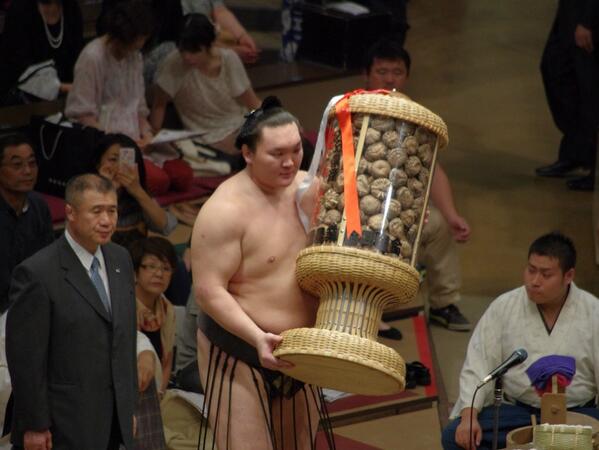 日本相撲協会公式 En Twitter 千秋楽の様子 大分県椎茸農協賞 Sumo Http T Co 2byqvtf9i2 Twitter