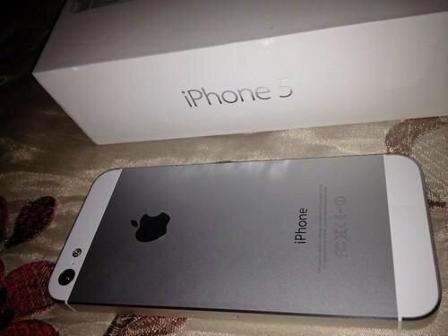 IphonesWeggeven's tweet photo. Ik ga deze iPhone 5 verloten! Onder de eerste 10 die NU @Meleveninfotos gaan volgen + dit retweeten! ~ http://t.co/vTLWxx8cmS