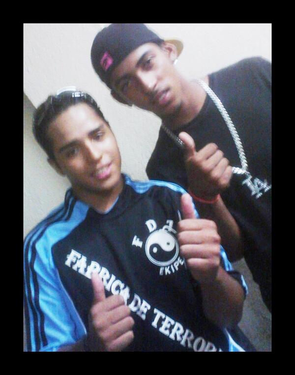 MenorspMc's tweet photo. @McPetMF  dia 30 aniversario do melhor do funk  ele ta vendo o que vc ta passando pet forçaaa  mlk :( http://t.co/nKN3TV8mZU