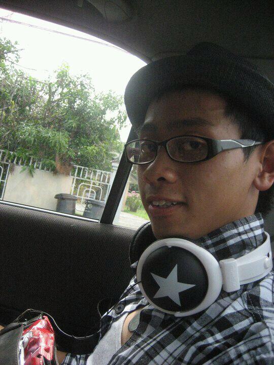 amal_azmin's tweet photo. #Shyg awak :") mwaaah! :* http://t.co/otOZcmjYGP