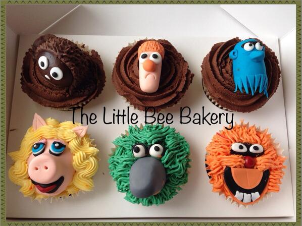 bee_bakery's tweet photo. Muppets Cupcakes #muppets #misspiggy #cupcakes #baking #beaker #gonzo #animal http://t.co/VeacPE0bTu