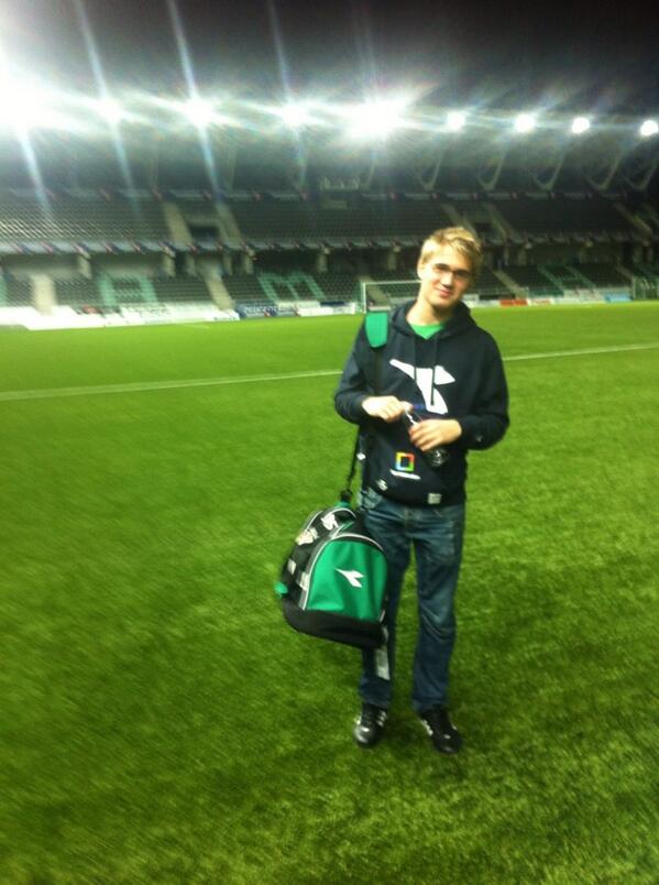 HamKam2-Tangmoen 5-1(4-0).Blir nok en stund til vi spiller på Briskeby igjen.Vassli vet ikke hvem Vegard Skogheim er