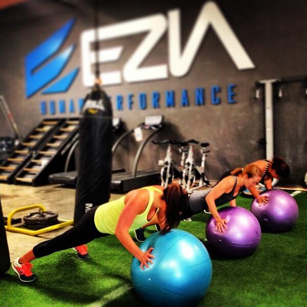 ezianantucket's tweet image. Our friends from @lululemon working on their 'Upper Body Strength' today with Coach Sean! #EZIAtrained #performa...