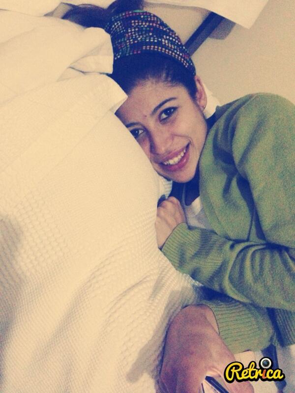 elifforas's tweet photo. Hastaymış gibi çektik :D@vildansevinc2 http://t.co/sEMHN1wJwA