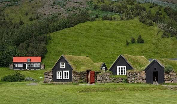aurorainiceland's tweet photo. Learn about Skogar Museum turf house http://t.co/1E1Dt3syMI http://t.co/tm5qqJqXKJ