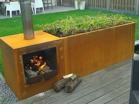 Maatwerk #cortenstaal #plantenbak combinatie met #tuinhaard.