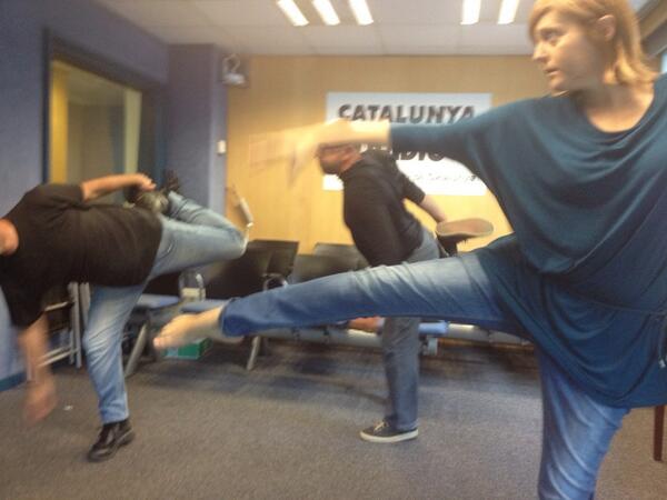 “<a href="/EvieMmm/">Eva Merseguer</a>: Cia Angel Corella? No, la gent de <a href="/tribucatradio/">La Tribu</a>. Estem molt bé. I ara ve <a href="/EvaAldesnut/">Eva Aldesnut</a>, ai senyooor... ”