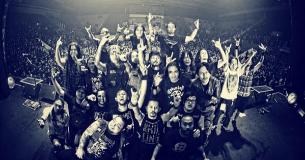 Momen bersama <a href="/Jasad_bdm/">JASAD OFFICIAL</a> <a href="/SIKSAKUBUR_DM/">SIKSAKUBUR</a> <a href="/koiltv/">KOIL BAND</a> <a href="/DEADVERTICAL/">DEAD VERTICAL</a> @straightoutjkt <a href="/FadlyPadi13/">Andi Fadly Arifuddin</a> @lowrobb <a href="/_IanAntono_/">Ian Antono</a> \m/