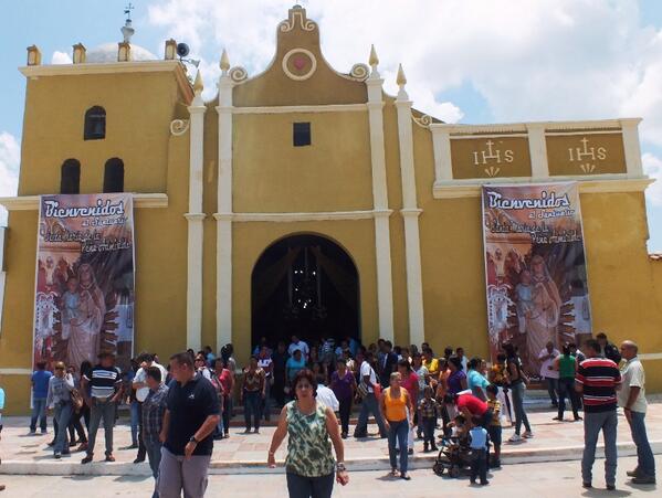 GestionFranco's tweet photo. Parroquia Santa Catalina de Siena fue elevada a Santuario En honor a Santa María de la Peña Admirable @Pontifex_es http://t.co/bX7HXfTokz