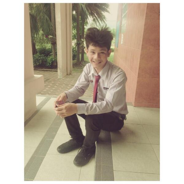 Tuktatuk2's tweet photo. ฉันดีใจที่มีเธอฉันดีใจที่เจอเธอเธอคือกำลังใจเดียวที่มีไม่ว่านาทีไหนไหน http://t.co/2t2UsMnzby