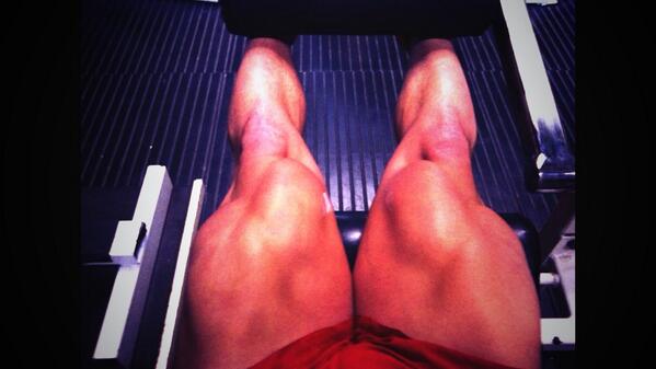 DanCarter's tweet photo. Clearly #liiiittlequads #thatcommitment “@sonnywebsterGB: @DanCarter it's all about legs bro ! #lockandload http://t.co/jxGX2uVfDb”