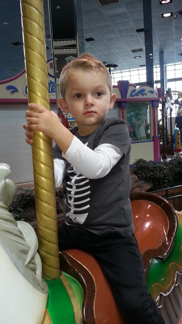 ryzbars's tweet photo. dante @ woodbine fantasy fair.. http://t.co/LzADp7wgQy