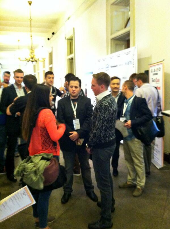 glazedcon's tweet photo. Getting ready to START! #GLAZED http://t.co/GnboamNuIW
