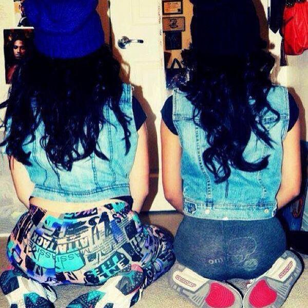 Lala_Noelle's tweet photo. Old Photo of me and my twin @Leslie_Janay!!!!! #prettygirl #twins #beautifulhair http://t.co/GbzVbsI7wh