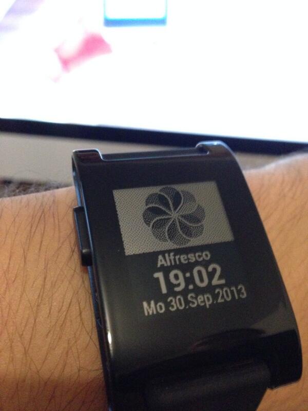 WorkdeskSupport's tweet image. #Pebble is there and here is my first selfmade watchface ;) #Alfresco