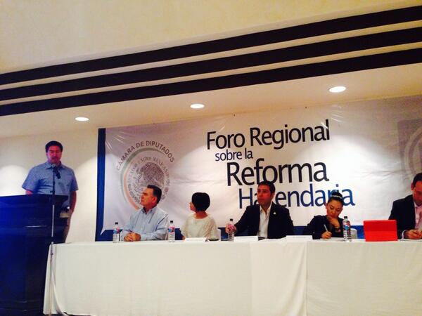 gueronieves's tweet photo. Ing Avila presidente CANACINTRA Nogales "No es posible le cargue la mano a quienes ya son contribuyentes cautivos" http://t.co/5aCBDJ1izR