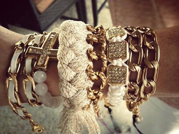 TIERRASANTADF's tweet photo. #tierrasantacondesa #handmade #100%mexicano #moda #armparty http://t.co/USLXQlJxX9