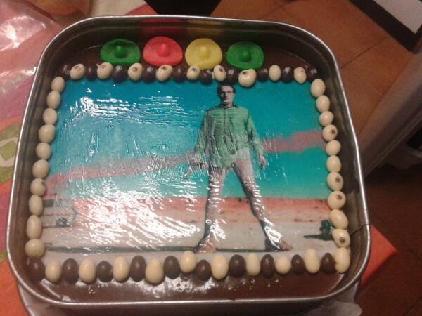 Javi_lm's tweet photo. @Qnoxo @JuliaMpla @davidtaboas @RaquelMG_  Ya tenemos postre para despues del capitulo... Jajaja http://t.co/ysVcavOhDx