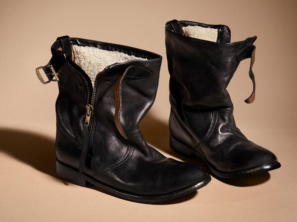 burberry shearling boots