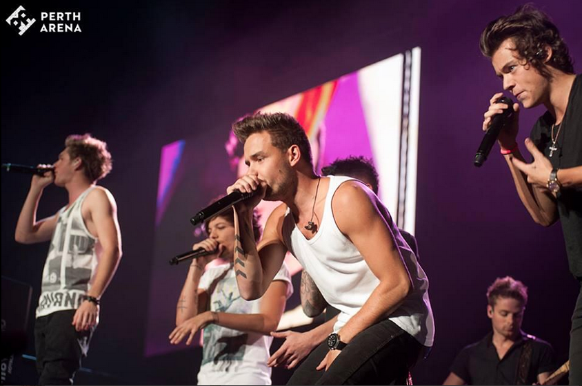 [TMH tour 2013] Photos - Page 8 BVbfhuVCQAAeBcD