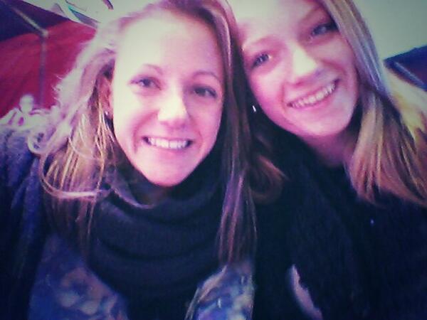 ToBeeHappyLC's tweet image. Notre amitié sera éternel ♥♥♥

Follow si tu considères quelqu'un comme ta propre soeur!  
#bestfriend  #FollowMe