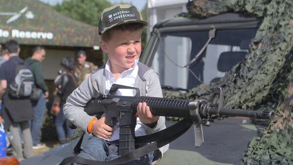 Nu LEVY iedereen gaat het voelen op NPO2 over defensie. Geschikt of ongeschikt?