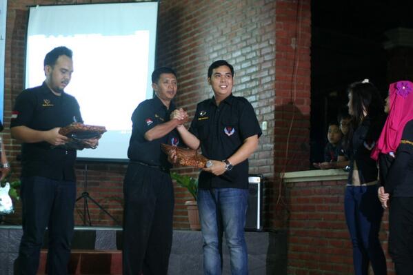 Ini mas valerie Sedang salaman dengan kangmas Tatak :)