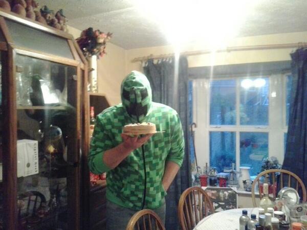 LegionDragon's tweet image. Even Creepers go #cakeless once in a while #Minecraft @GavinFree @AH_BrownMan @RoosterTeeth @AchievementHunt