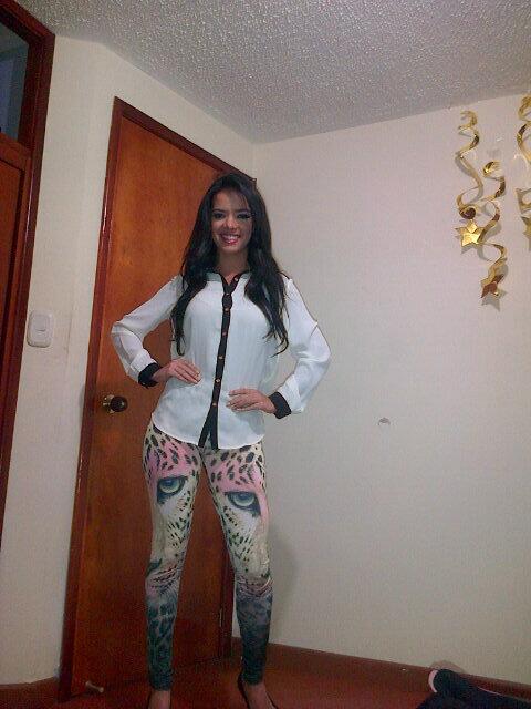 ELIANISGARRIDO's tweet photo. En Casita. Les dejo esta agradeciendoles todos sus msjs d hoy y el cariÑo. Besos y feliz noche! http://t.co/sHSU6uKo83