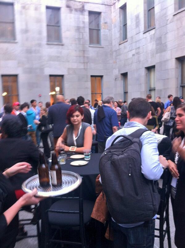 glazedcon's tweet photo. Courtyard cocktail hour! @stainedglasslab #glazed http://t.co/haJyniSjDV