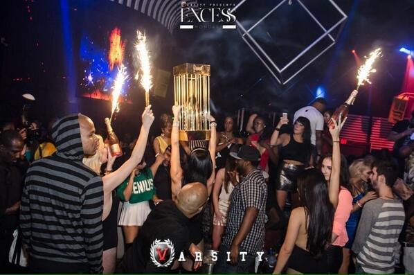ezeent's tweet photo. Recap of #ExcessMondays Last Week

"Where Amazing Happens"

TONIGHT @BIRDMAN5STAR + #YMCMB + RichGang http://t.co/3xAYouBtRi