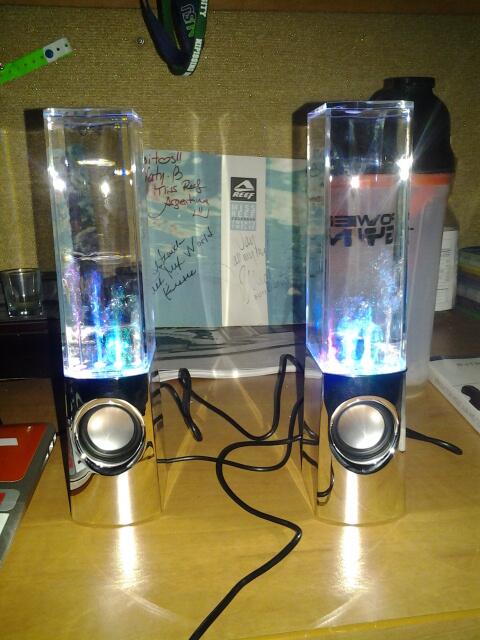NelsonRyan's tweet photo. New water speakers #FuckingAwsome http://t.co/91JWcpOjcO