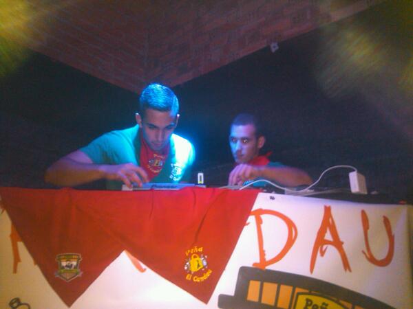 chirindau's tweet photo. Y ahora gym dj's @CabrejasJavier y @chopo_00 . Nos la vamos a gozar!!!! http://t.co/HgASWziixJ