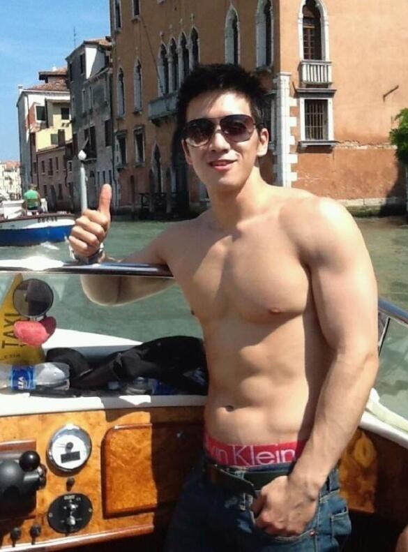 befresh11's tweet photo. Focus to the background or the shape? @GayIndonesiaxxx @Gay_jabodetabek @gayjaksel @GayIndonesia @Top_Gay69 http://t.co/VNR4AcIbM0