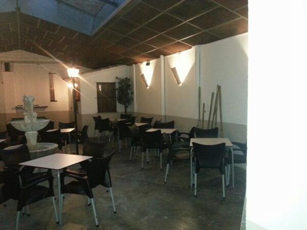 teodio_cafebar's tweet photo. Terraza http://t.co/CGnp3bzEXl