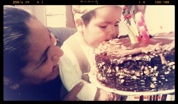 Madycitha's tweet photo. Celebrando los 8 meses de mi Reyna :D http://t.co/ZRLJGM4edH