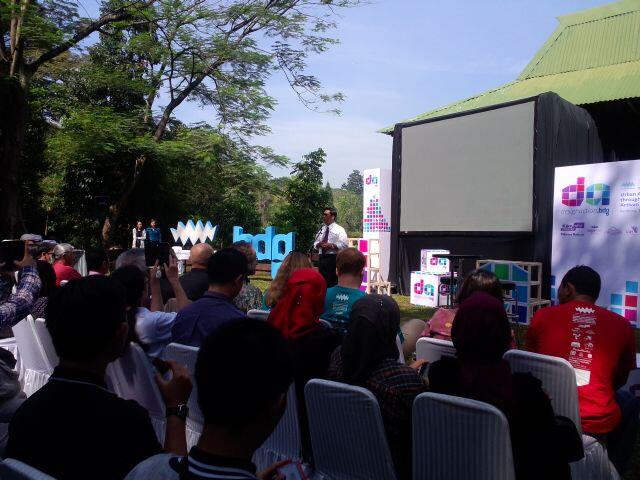 H1: Walikota Bandung Bpk Ridwan Kamil membuka acara