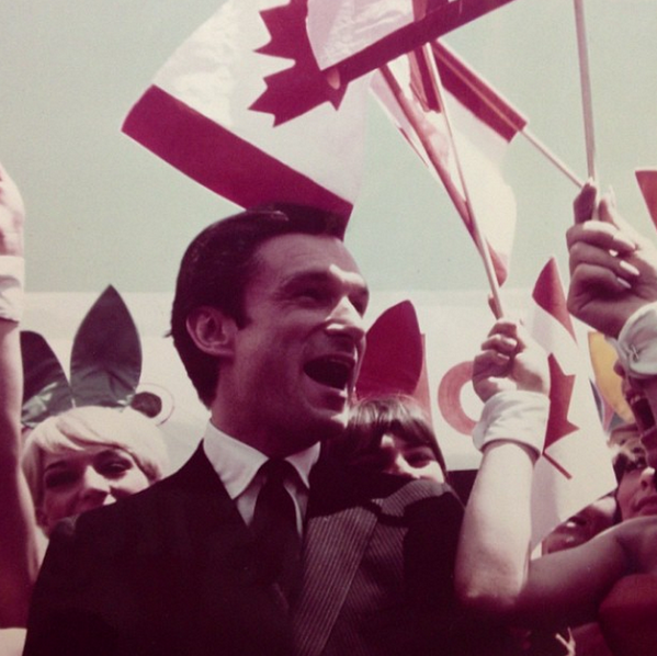 Playboy's tweet photo. His whole life is worth retweeting, so you better start following @HughHefner today. http://t.co/5X0BE7treG