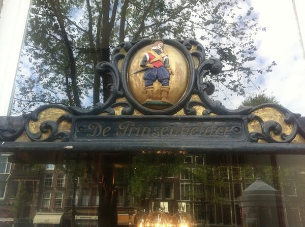 dikkerenthijs's tweet image. Ook restaurant Thijs heeft een zegel! Je vindt de zegel links van “De Prins”. #grachtencode