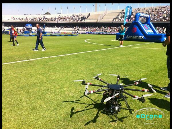 eDroneGroup's tweet photo. @edronegroup volando para @Banamex estadio #LosPumas #fútbol #mexico #videoaereoprofesional http://t.co/XwpM9Fb7du http://t.co/gFSebOf7WN